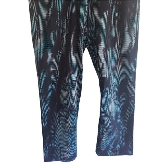 NIKE Women's Legendary Waves Capri Leggings Blue Size Small - Picture 4 of 7